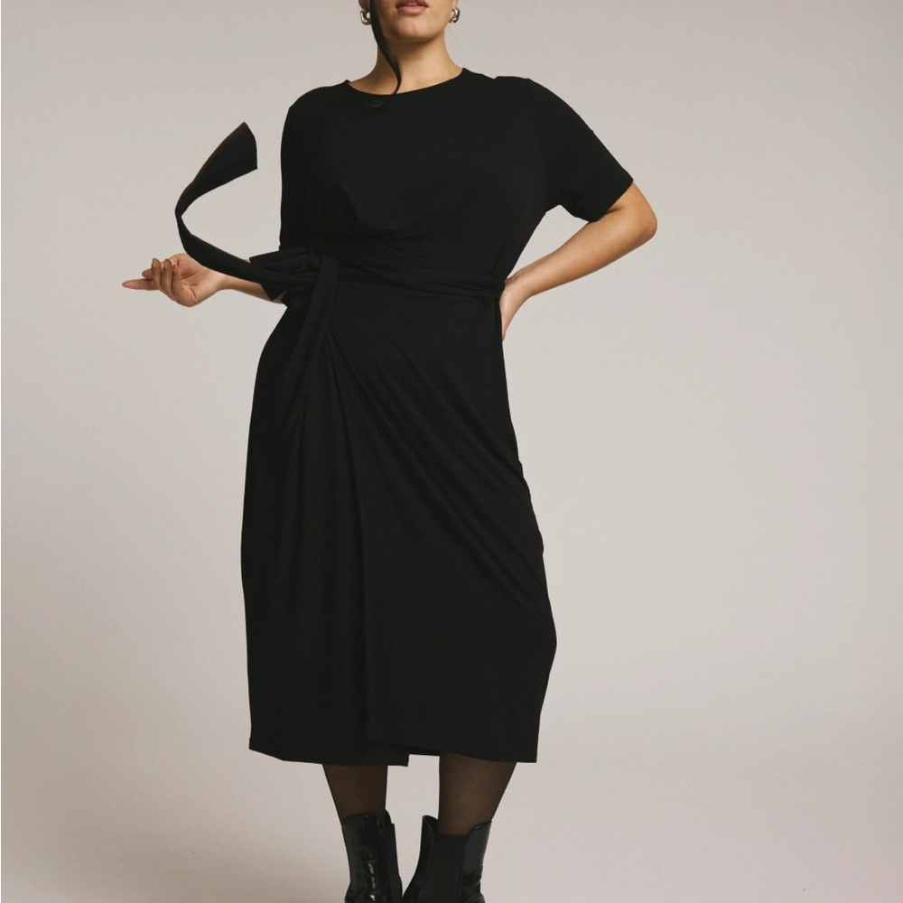 Universal Standard Delilah Liquid Jersey Dress